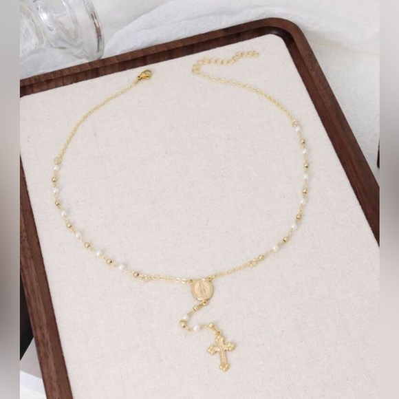 Vintage Gold and Faux Pearl Y-Shaped Necklace with Virgin Mary Pendant - Picture 4 of 4